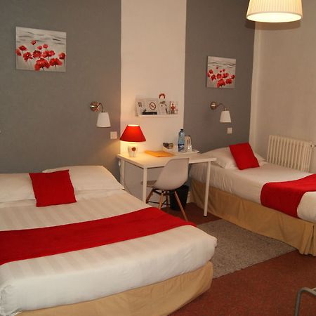 Contact Hotel Les Platanes Villeneuve Sur Lot Centre Exteriér fotografie