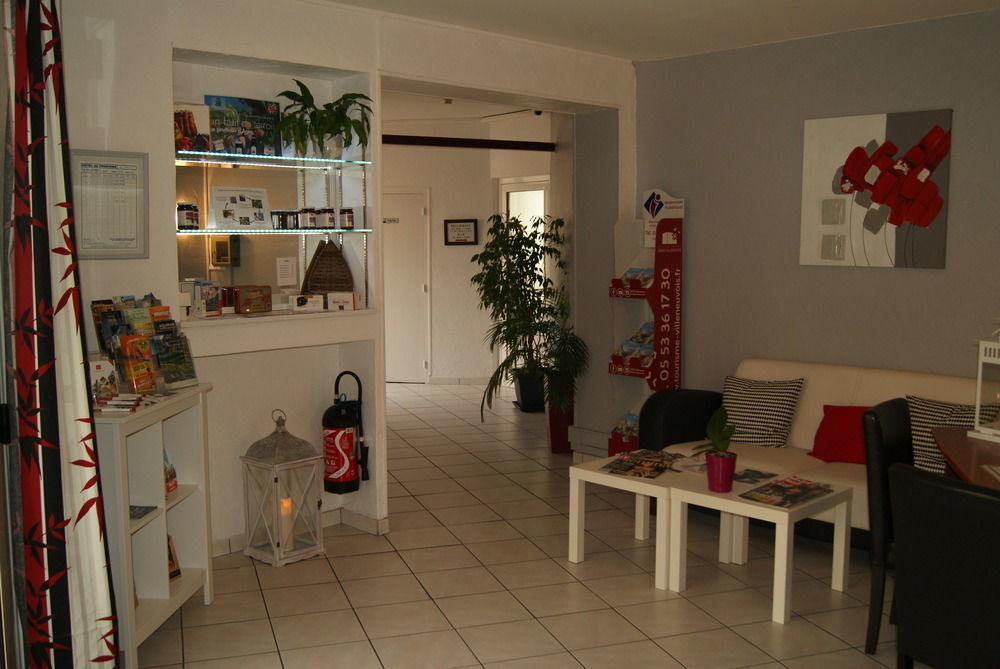 Contact Hotel Les Platanes Villeneuve Sur Lot Centre Exteriér fotografie